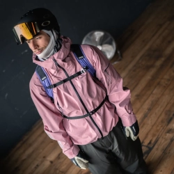 action_lifestyle_shots_STS_Ride8_02.webp